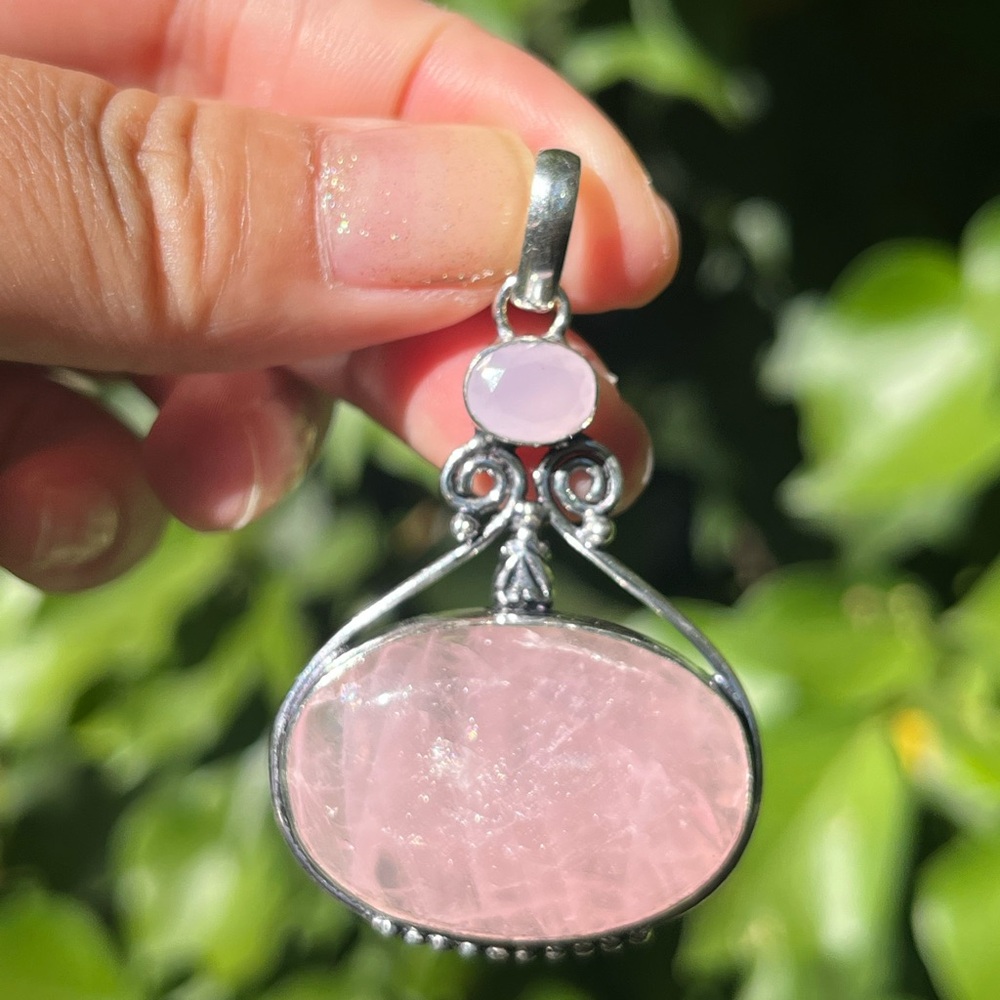 Silver plated rose quartz pendant‎